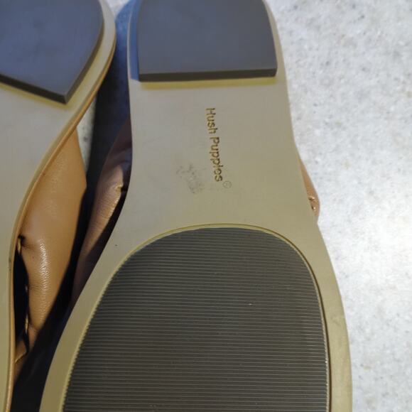NWOT Hush Puppies Flip Flops Sz 8 Tan Cushioned Comfort Sandals Slip On Neutral - Picture 7 of 8